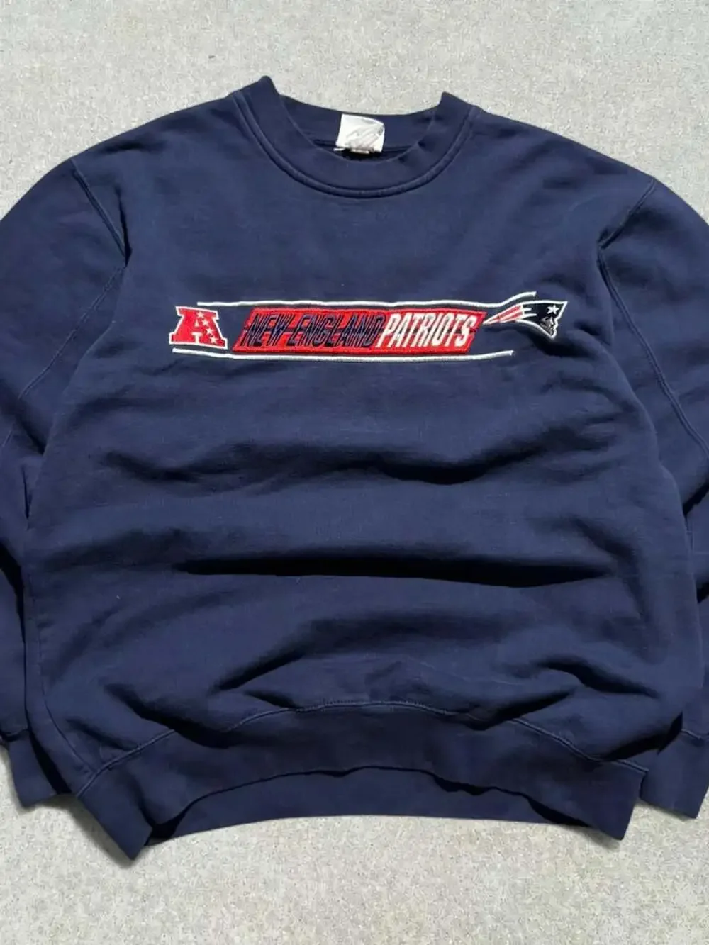 Vintage Y2K NFL Team Apparel New England Patriots Crewneck Sweatshirt Navy Blue